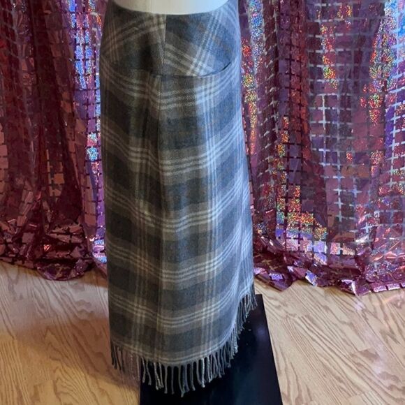 NWOT VINTAGE WRAP MAXI SKIRT in size 10 in a wool blend - Picture 7 of 11